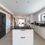 Spacieuse Et Accueillante Villa *